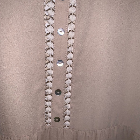 Tan lace dress - Picture 2 of 8